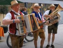 Stimmung mit den Musikern beim Genussmarkt Kitzbühel